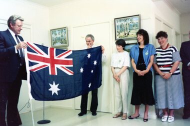 Photograph, Officials unveiling Australian flag at Park Orchards Community Centre, 9th December 1988