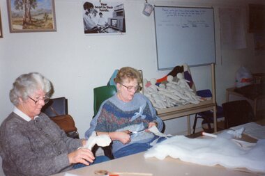 Photograph, Ladies making "blank" dolls at Park Orchards Community House, Unknown date