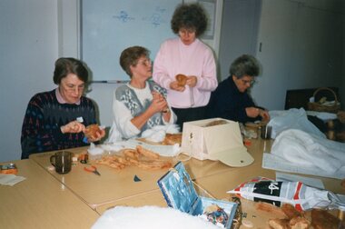 Photograph, Ladies making various craft at Park Orchards Community House, Unknown date