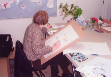 Photograph, Artist drawing flowers at Park Orchards Community House, Unknown date