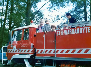 Photograph, Playgroup at Park Orchards Community Centre with South Warrandyte CFA truck, Unknown date