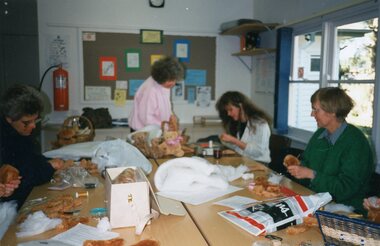 Photograph, Teddy bear class at Park Orchards Community Centre, Unknown date