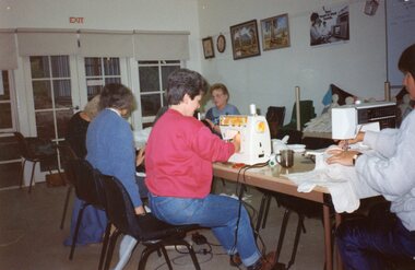 Photograph, Sewing class at Park Orchards Community Centre, Unknown date