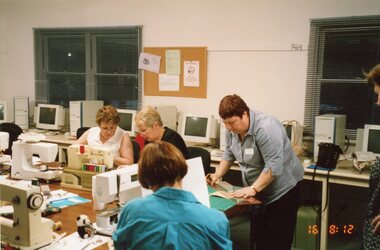 Photograph, Craft workshop at the Park Orchards Community House (POCH)