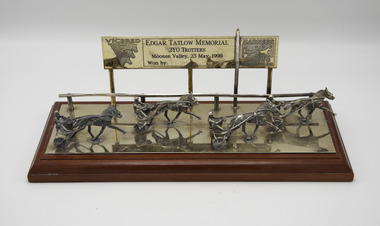 Memorabilia - Glass trophy, Maori's Crown, 1998 Edgar Tatlow Memorial 2yo Trotters