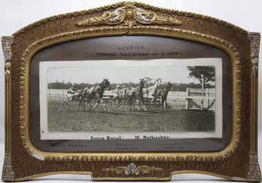 Photograph - Framed photo finish, Susie Royal, Bendigo Novice Handicap 14/3/1931, 14 March 1931