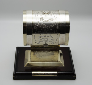 Memorabilia - Silver trophy, Mother Courage, 1999 Oceania El Dorado 3yo Fillies Final
