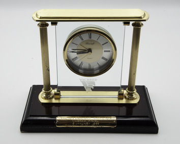 Memorabilia - Glass trophy, Mother Courage, 1999 Hamilton Vicbred Final