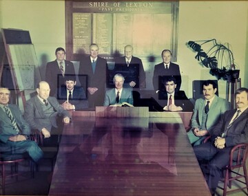 Photograph, Shire of Lexton Councillors and Officers, 1986