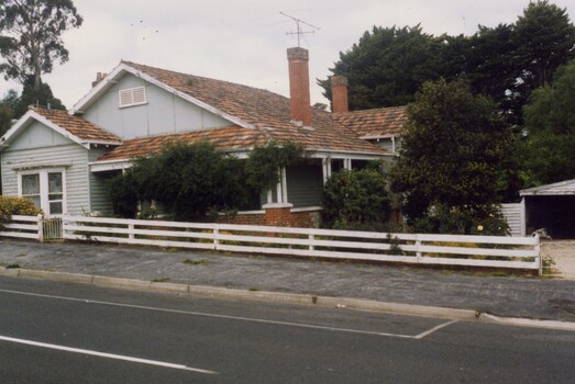 Weatherboard house.