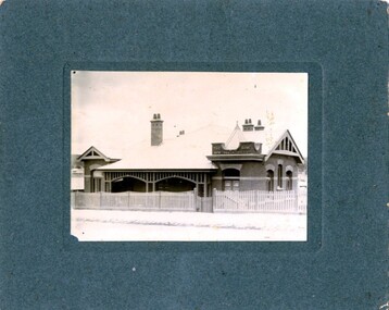 Photograph, Martin Photo 72 Webster St, Ballarat, Bank of New South Wales building, Linton