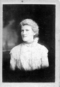 Photograph, Richards and Co, Ballarat, Mrs Hitchins, née Mary Rankin