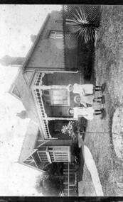 Photograph, Eileen,  Lila and Frank O'Connor at "Yarralla", Moonee Ponds, 1912