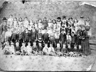 Photograph, W H Nankervis, Scotts Parade, Ballarat, Linton School pupils and teachers, c.1888