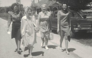 Photograph, Lintonians on Community Aid Abroad walk, 1968 : Mrs Hiscock, Carrie Murrell, Anne O'Beirne, Jennie Hiscock, 1968