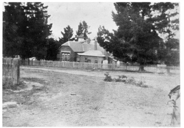 Photograph, Linton State School (early brick building)