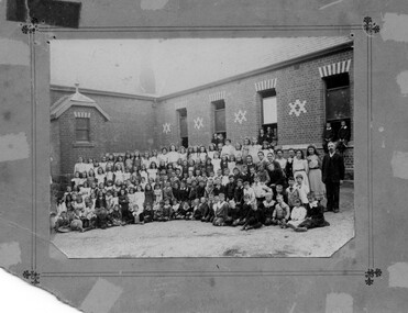 Photograph, Martin Photo, 72 Webster St, Ballarat, Linton School pupils [c.1905]