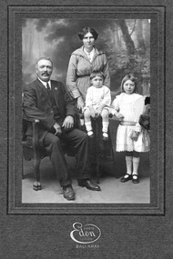 Photograph, Eden Photo Studios, Ballarat, Mr and Mrs Joseph Crosier and children