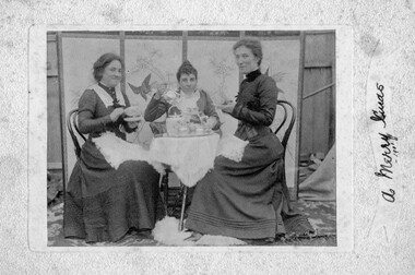 Photograph, Mrs Amelia Allen (née Millie Bennett) with unidentified companions, 1901?