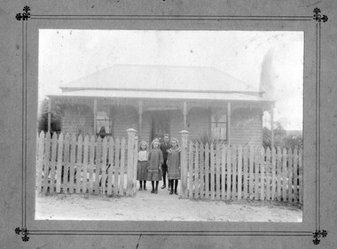 Photograph, The Downing children, c.1906