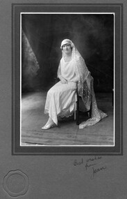 Photograph, Oak Studio, Glen Huntly Rd, Elsternwick, Jean Maddock, wedding photograph, 1923