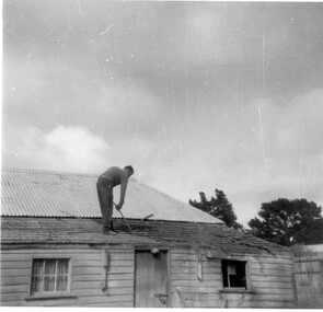 Photograph, Ching brothers' home