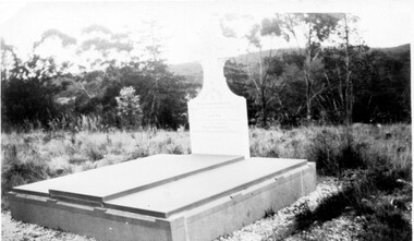 Photograph, Scotts Pharmacy, Ballarat, Blamire family grave