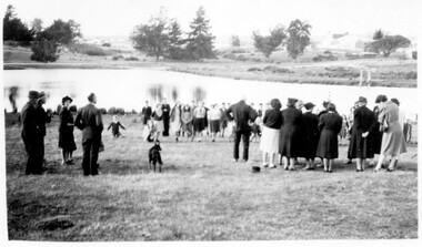 Photograph, Commemorative tree planting for Princess Elizabeth