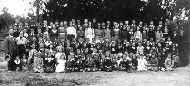 Linton State School, Pupils and Teachers, 1914