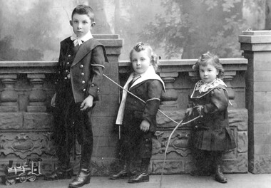 Portrait of three brothers as children.