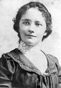 Photograph, Mabel Roberts, afterwards Stapleton