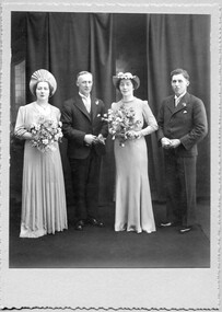 Portrait of a wedding party.