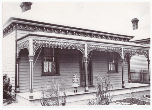 Image of a weatherboard house.