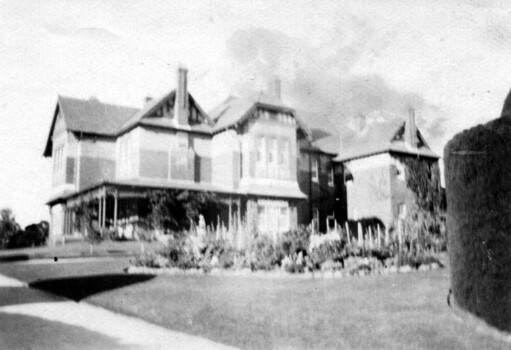 Image of a large homestead.