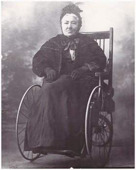 Portrait of a woman.