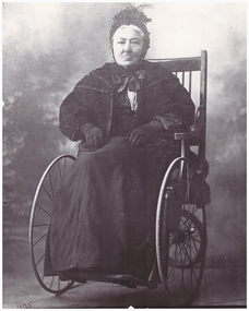 Portrait of a woman.