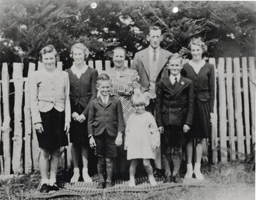 Image of a family group.