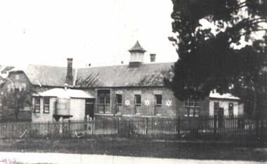 Image of a school building.