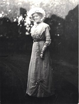 Image of a woman.