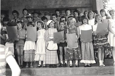 Choir of school pupils.