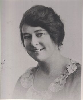 Portrait of a woman.