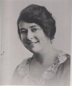 Portrait of a woman.