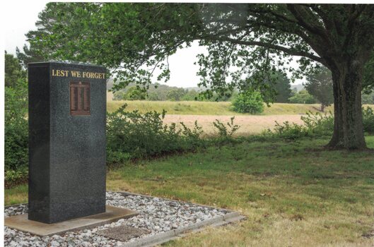 Image of a World War I memorial.