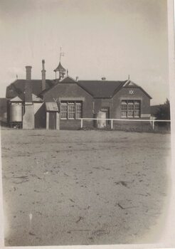 Image of a school building.