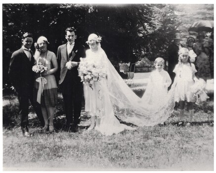 Image of a bridal party.