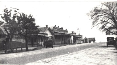 Photograph, Sussex Street, Linton - east side, Library to Bennett's Garage, including weighbridge, undated [1930s?]