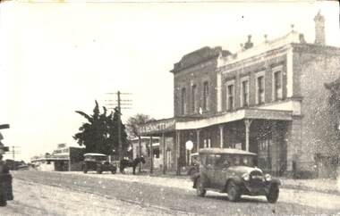 Photograph, Sussex Street 1930s : Bennett Butchers, Criterion House, former Joseph Shepherd house