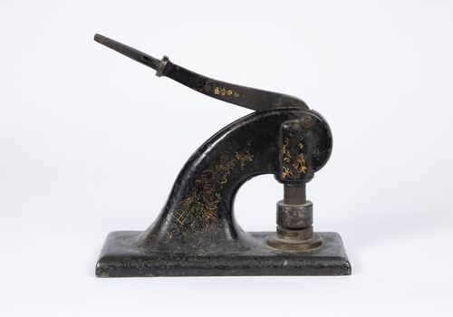 Metal press used to imprint Shire of Bacchus Marsh Seal on documents.