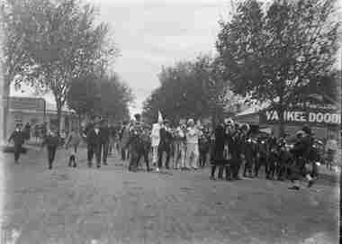 Photograph, Street Parade in Main Street Bacchus Marsh near the Court House Hotel ca 1900s