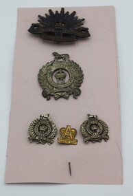 Badge - Set of 5 Australian badges, 5 assorted Australian badges